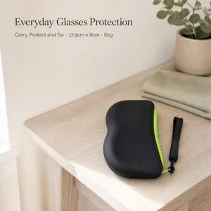 Silicone Glasses Pouch — In use