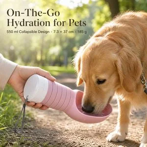 Gourde pliable en silicone pour animaux — En usage